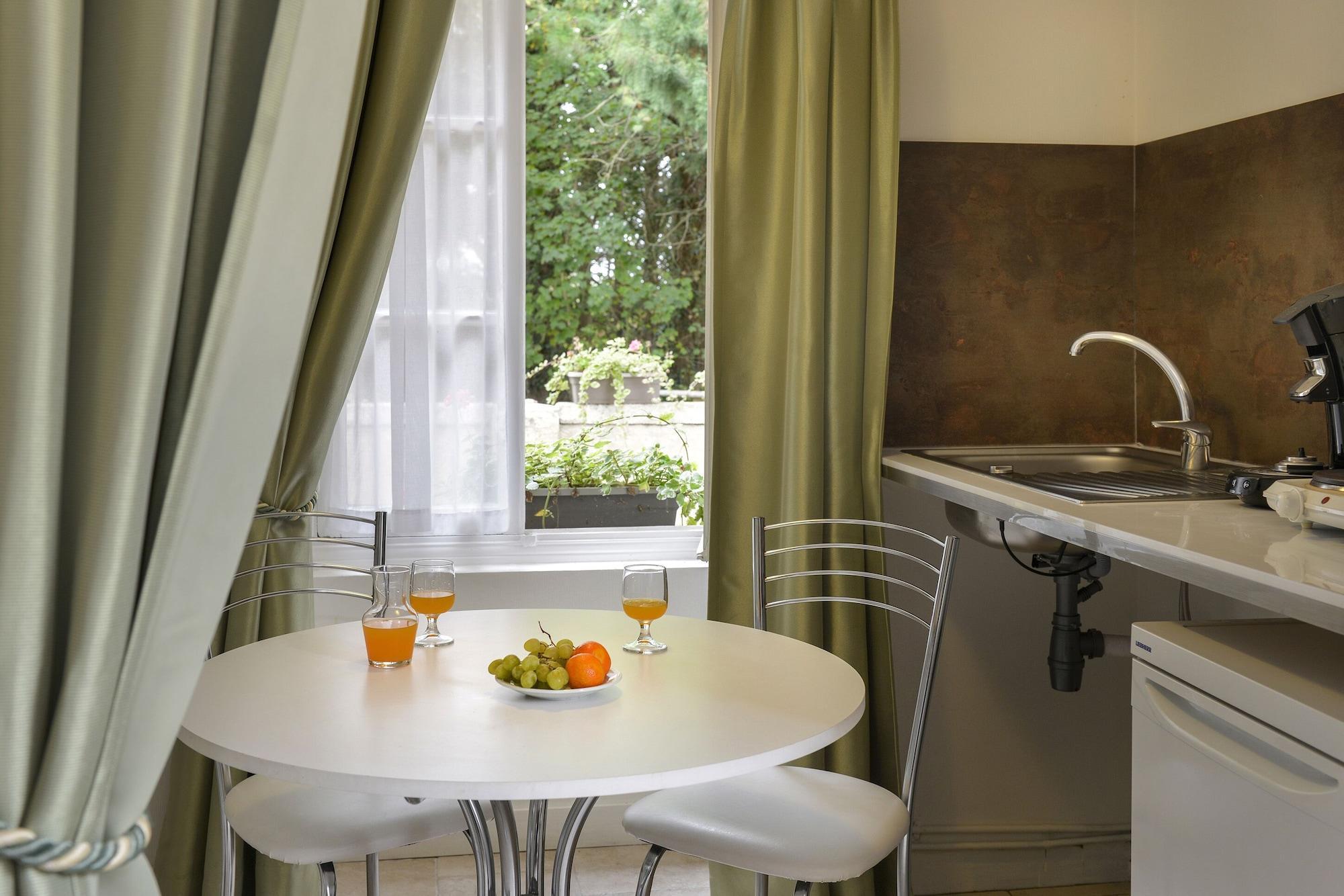 Logis Manoir De La Giraudiere Beaumont-en-Véron المظهر الخارجي الصورة