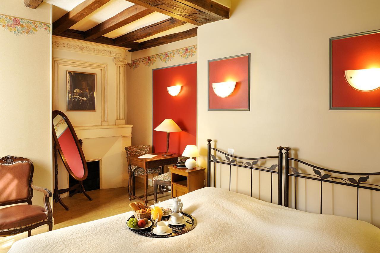 Logis Manoir De La Giraudiere Beaumont-en-Véron المظهر الخارجي الصورة
